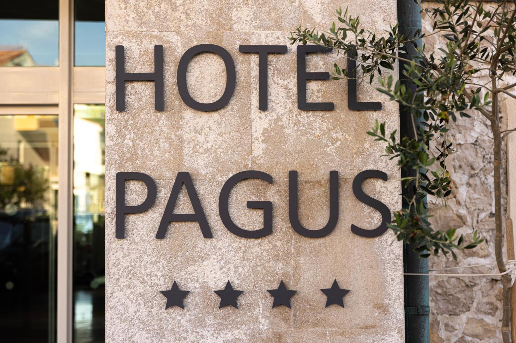 Family Hotel Pagus Pag Town Exterior foto